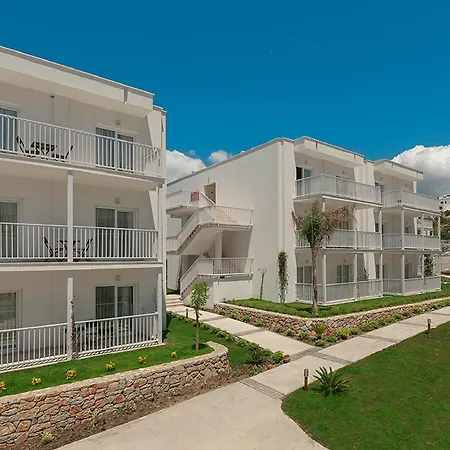 منتجع بودروم بيتش ريزورت