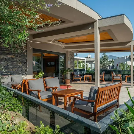 بودروم بيتش ريزورت 4* غومْبيت